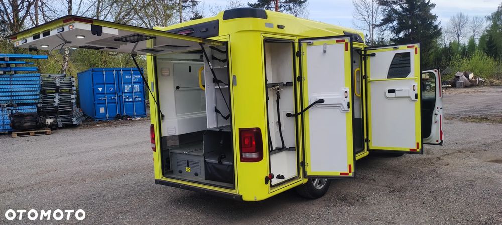 Volkswagen Amarok XL Ambulans 4x4 karetka pogotowia - 5