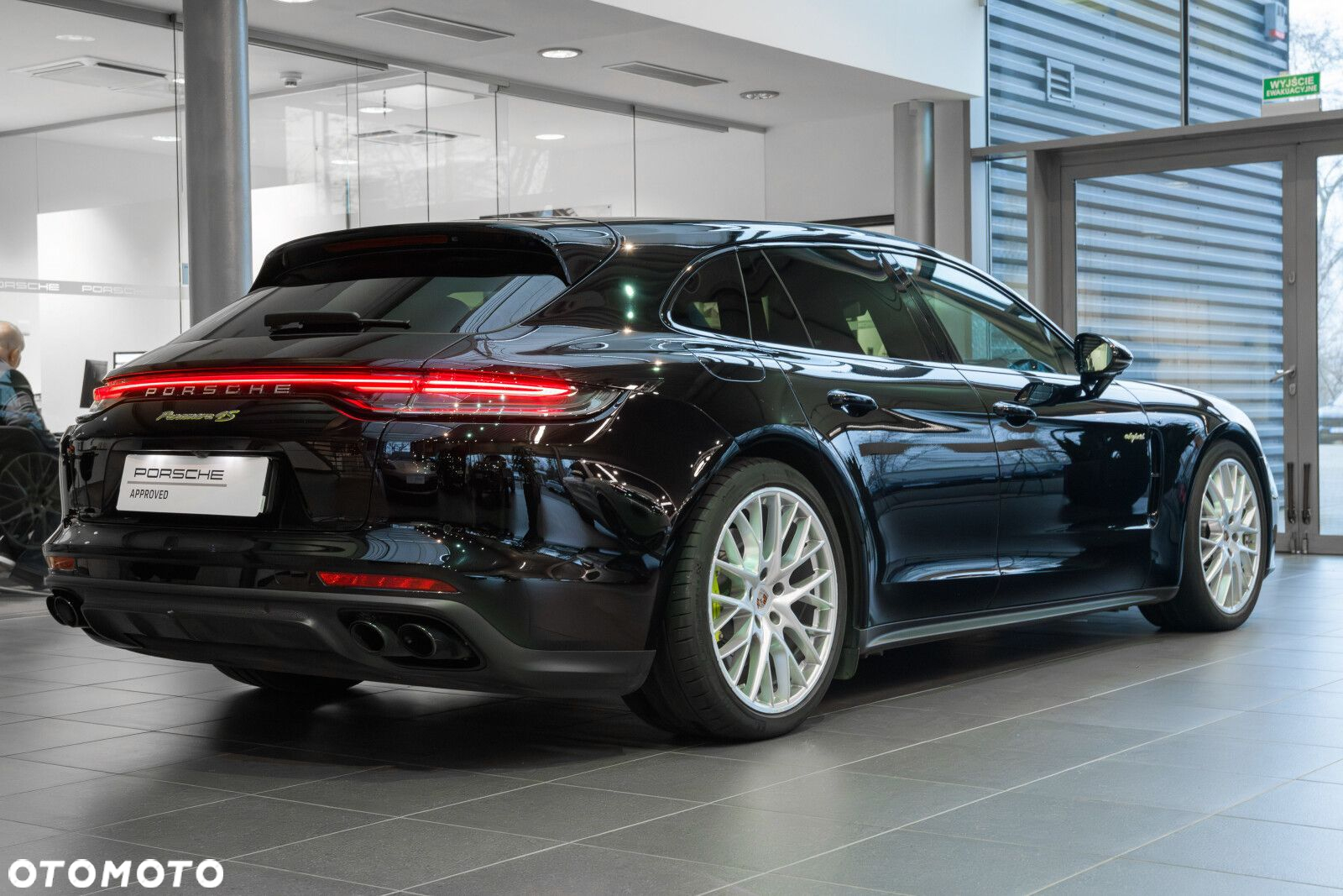 Porsche Panamera - 4