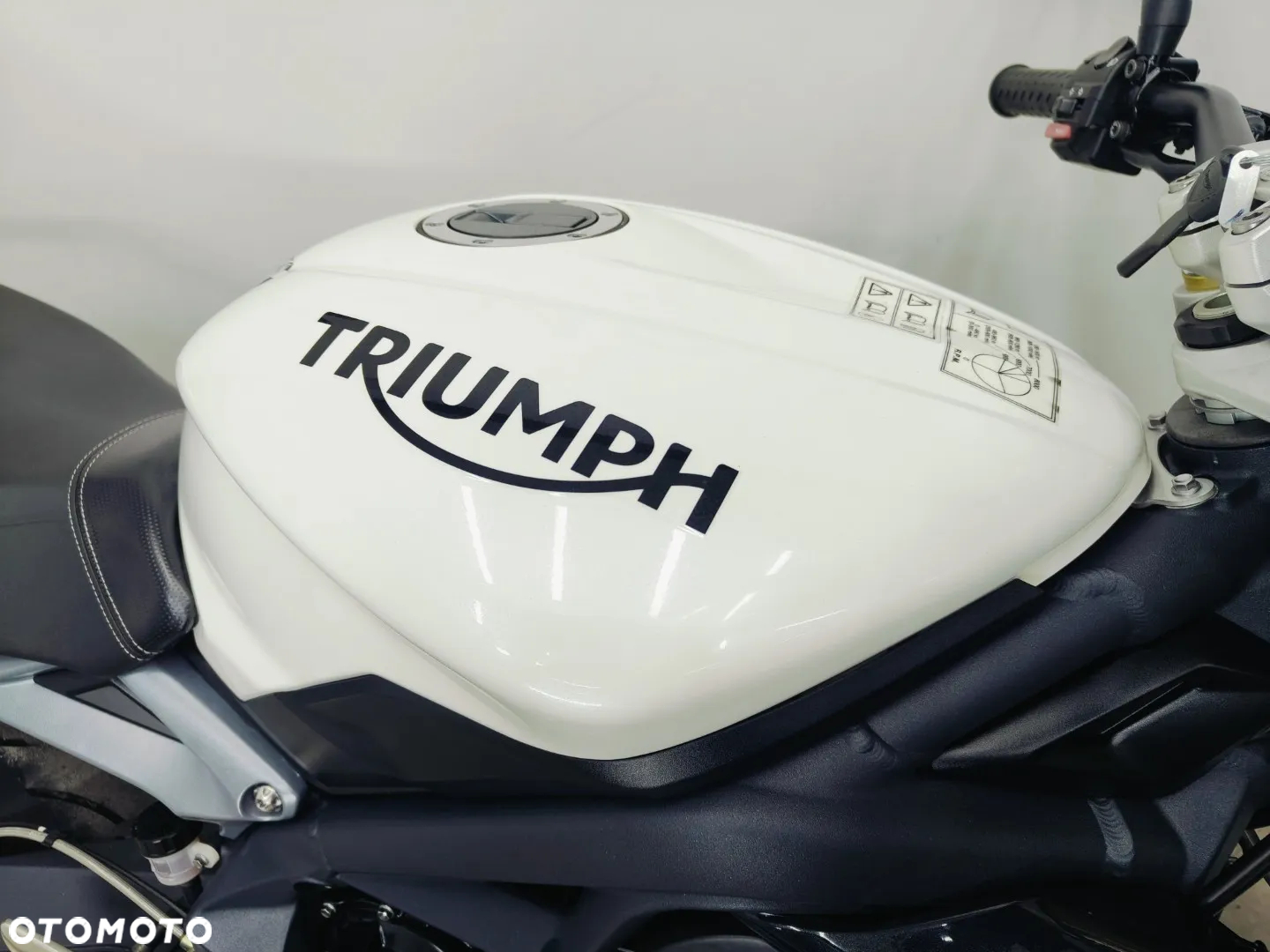 Triumph Street Triple - 7