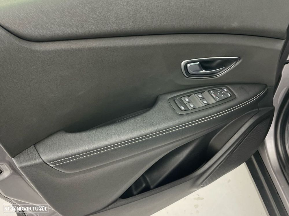 Renault Scénic 1.3 TCe Limited — fotografia 17