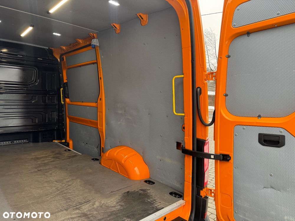 Volkswagen Crafter - 12