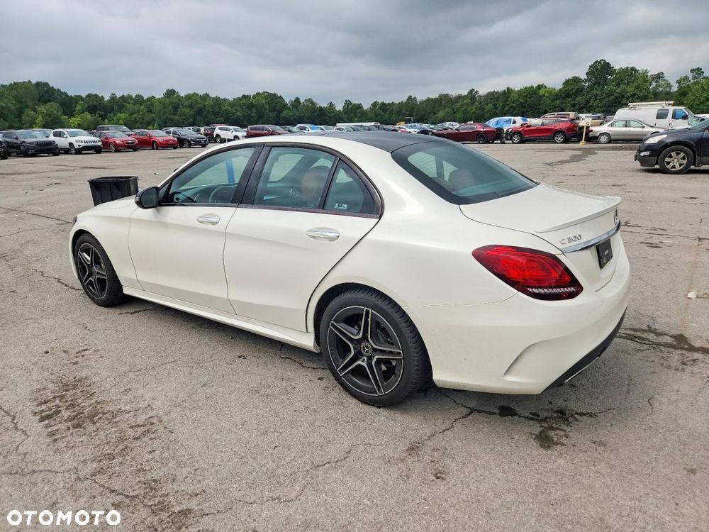 Mercedes-Benz Klasa C 300 4Matic 9G-TRONIC AMG Line - 5