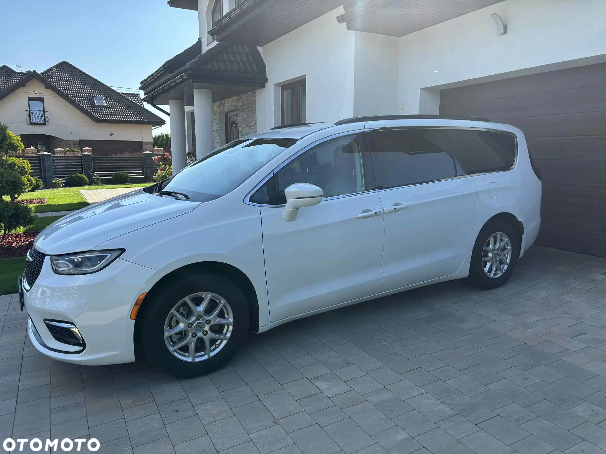 Chrysler Pacifica - 5