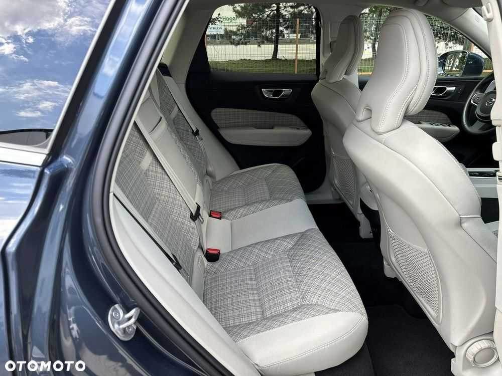Volvo XC 60 B4 B Core - 17
