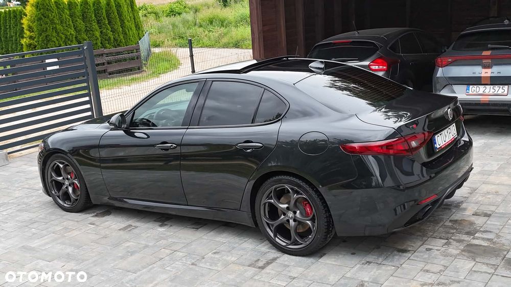 Alfa Romeo Giulia 2.0 Turbo 16V AT8 Veloce Ti - 17