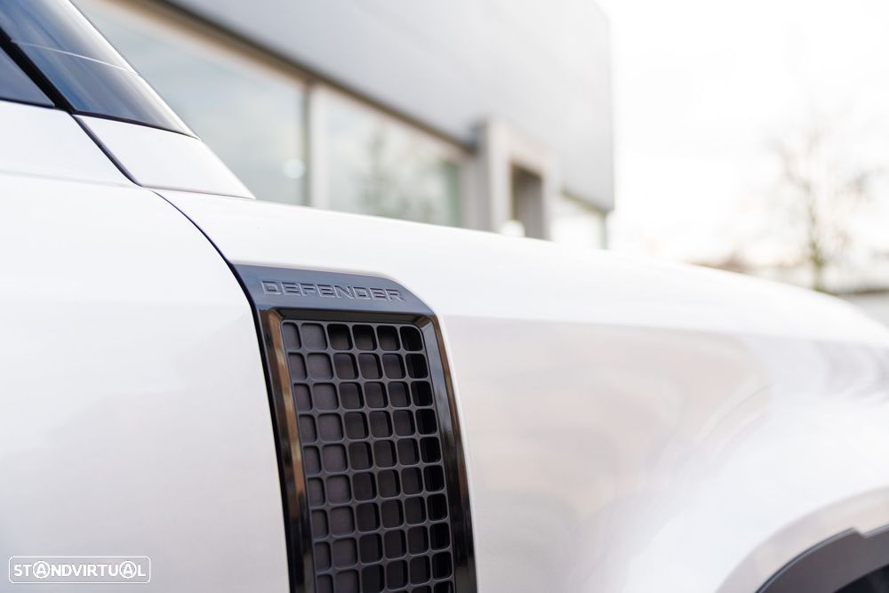 Land Rover Defender 2.0 D 110 AWD SE - 36