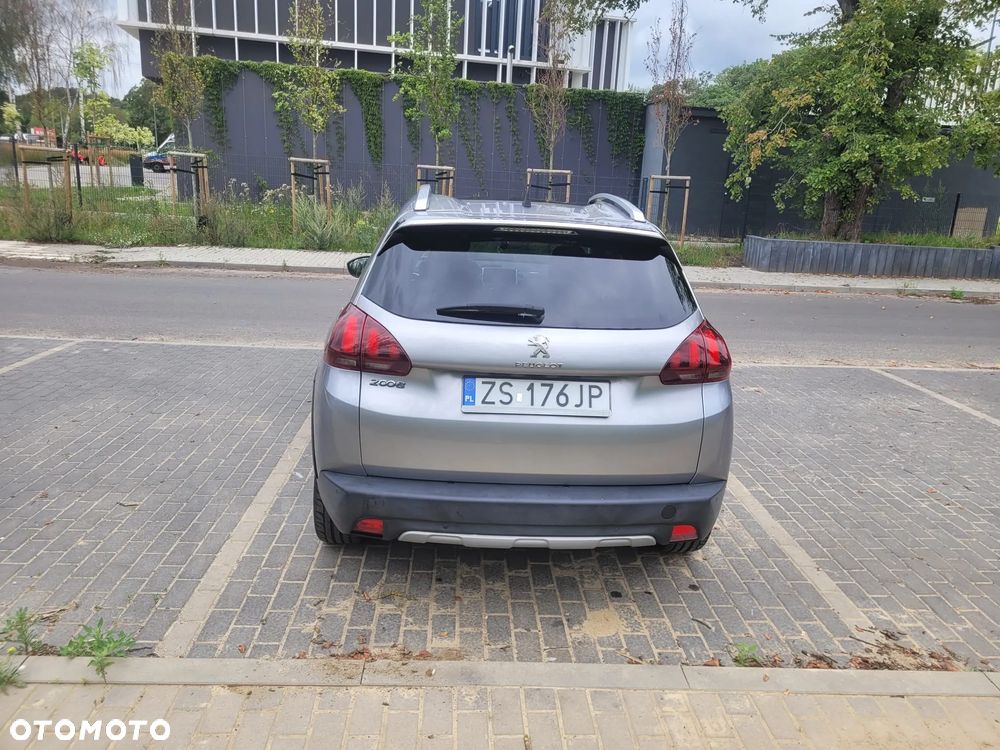 Peugeot 2008 1.2 Pure Tech Allure S&S EAT6 - 4