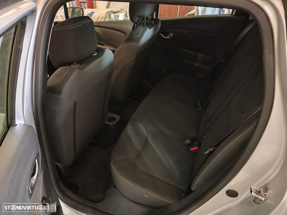 Renault Clio Sport Tourer 1.5 dCi - 5