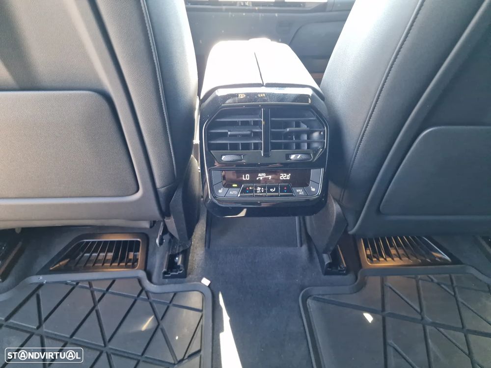 BMW iX xDrive 50 Pack Desportivo - 25