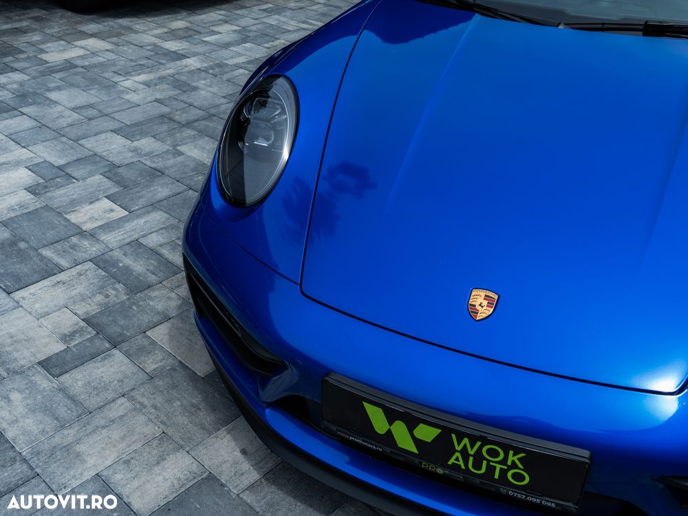Porsche 911 4 GTS PDK - 18