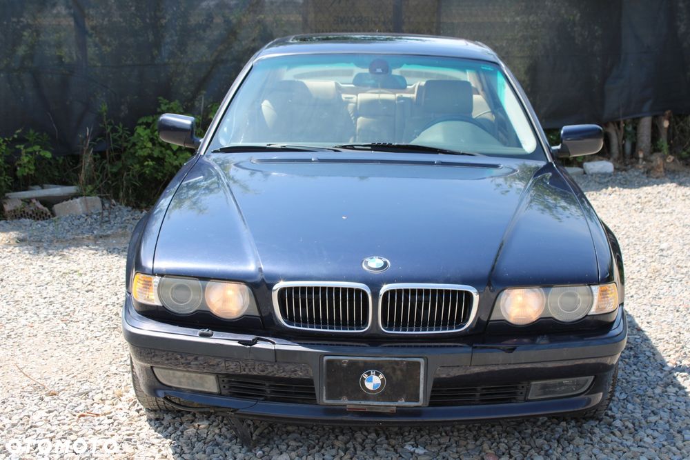 BMW Seria 7 740i - 5