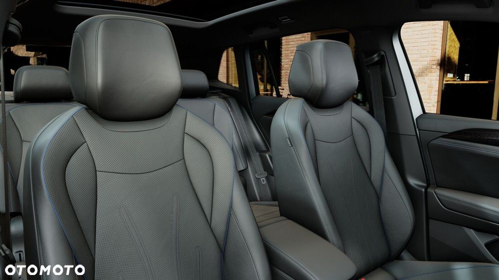 Volkswagen Tiguan - 12