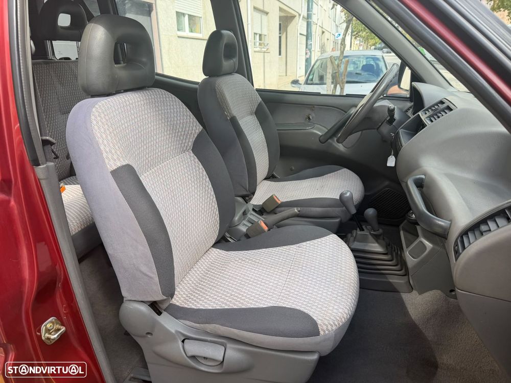 Nissan Terrano II 2.7 LX — fotografia 23