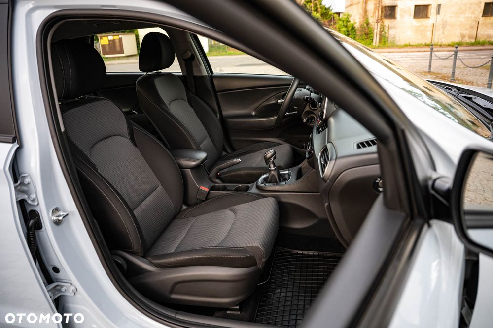 Hyundai i30 1.4 Classic + - 31