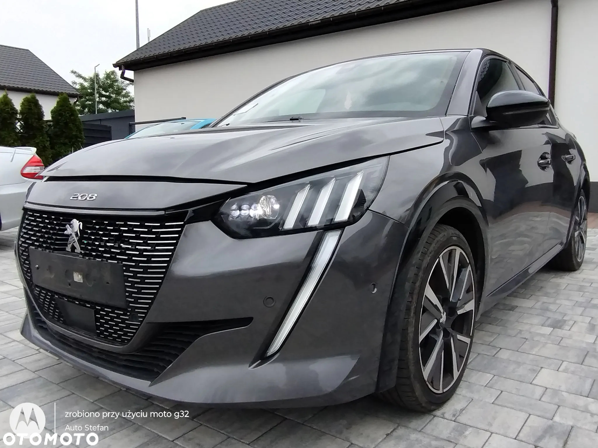 Peugeot 208 PureTech 100 EAT8 GT Pack - 4