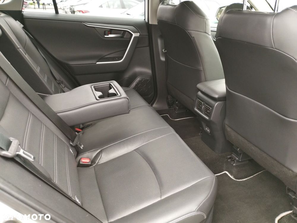 Toyota RAV4 - 11