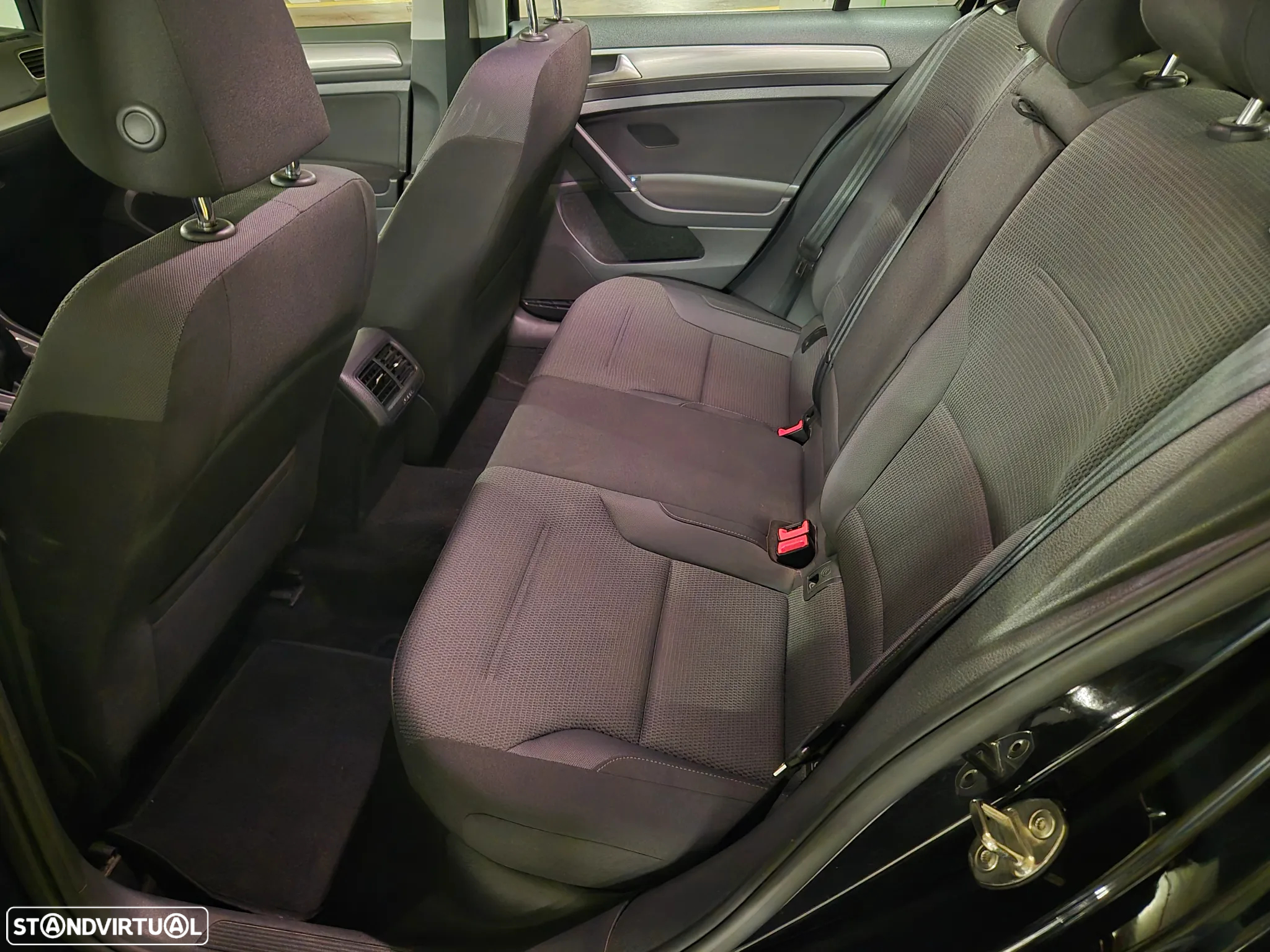 VW Golf Variant 1.6 TDi Confortline - 26