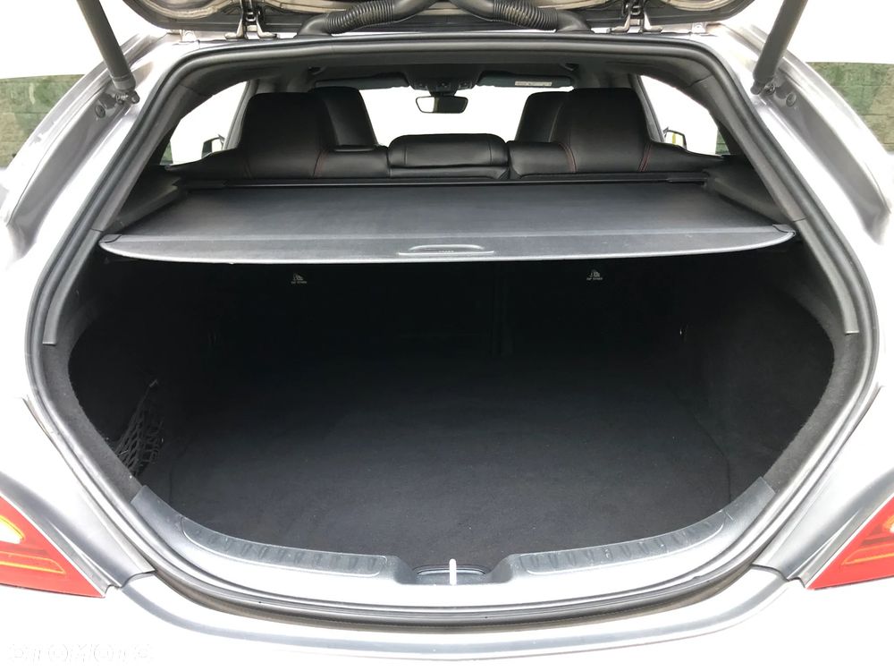 Mercedes-Benz CLA 200 7G-DCT AMG Line - 10