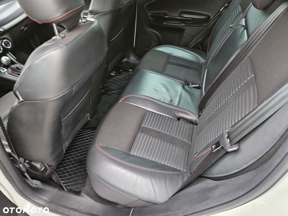 Alfa Romeo Giulietta 1.6 JTDM 16V Veloce - 17