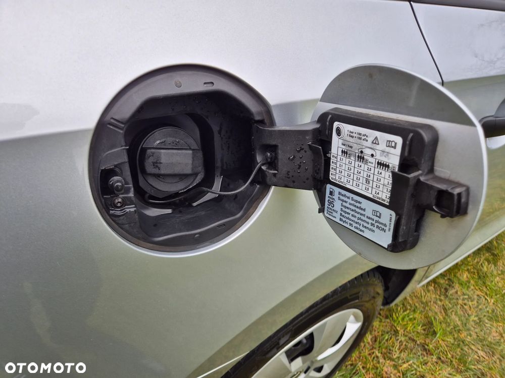 Skoda RAPID - 23