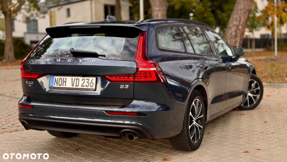 Volvo V60 B3 B DKG Momentum - 29