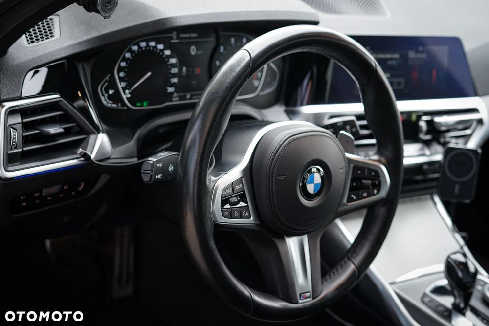 BMW Seria 3 330i M Sport sport - 26