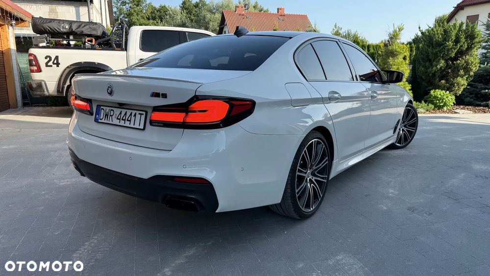 BMW Seria 5 M550i xDrive sport - 4