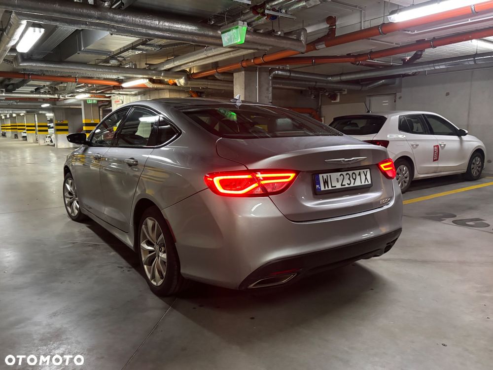 Chrysler 200 - 1