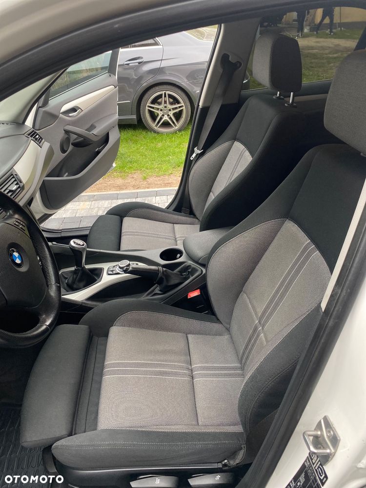 BMW X1 xDrive18d - 13