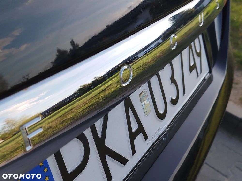 Ford Focus 2.0 16V Sport - 11
