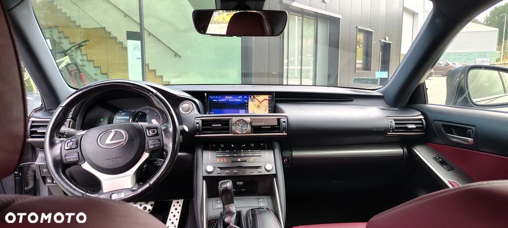 Lexus IS 200t / 300 F Sport - 4