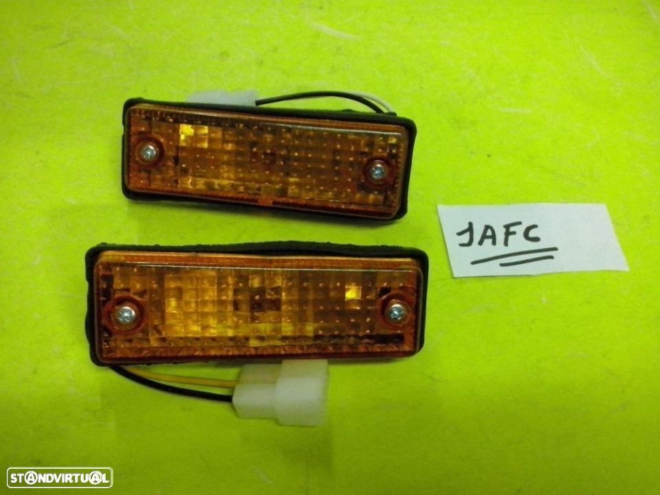 Farolins laterais Isuzu Bedford Kbd25 Até 80 NOVOS - 1