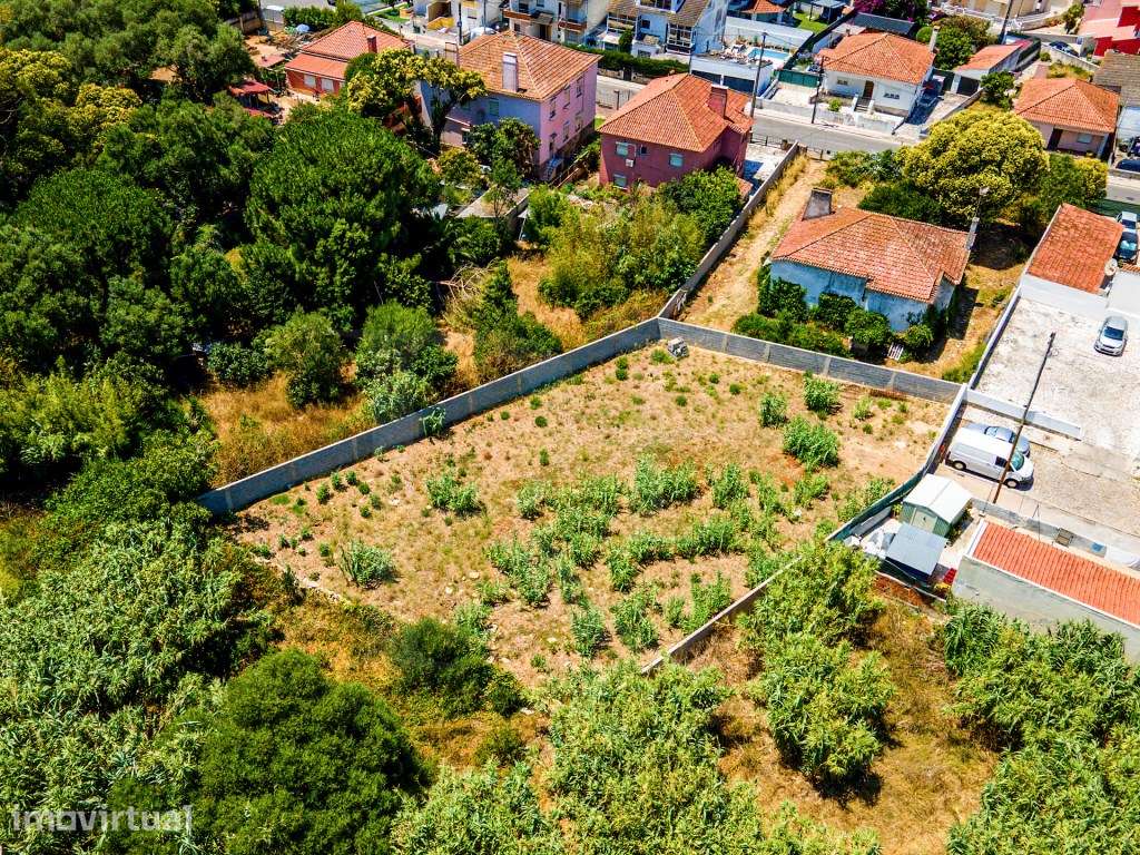 Terreno com projeto aprovado para 2 moradias T4 com piscina e estac... - Grande imagem: 2/15