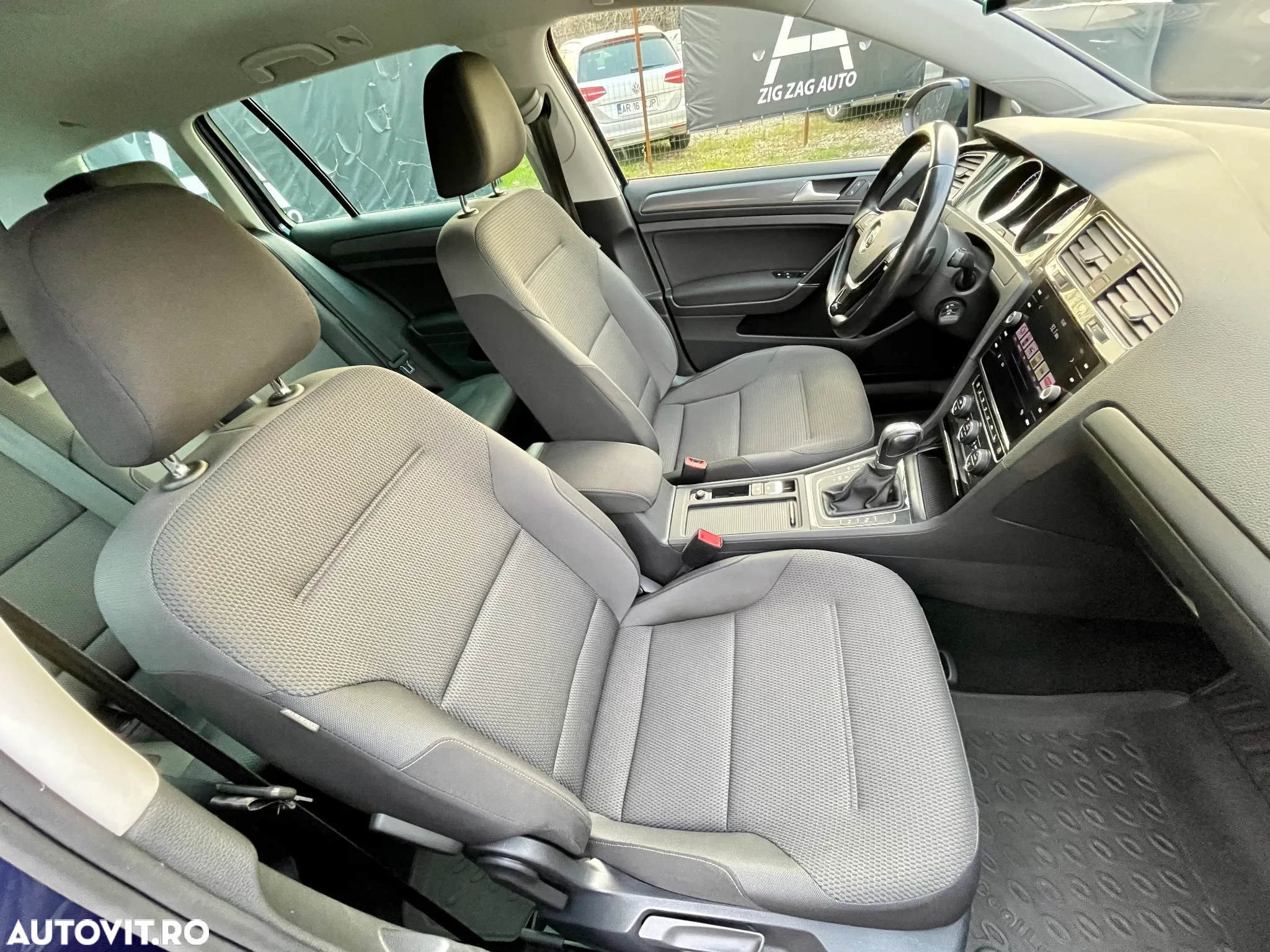 Volkswagen Golf 1.6 TDI DSG Highline - 18