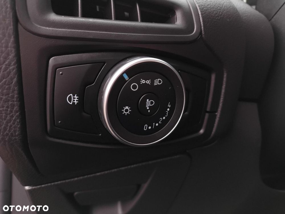 Ford Focus 1.6 Trend - 13