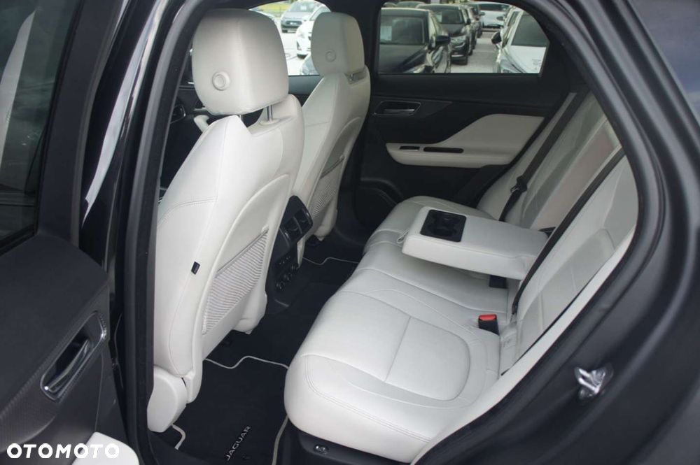 Jaguar F-Pace - 22