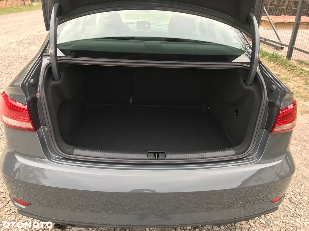 Audi A3 Limousine 30 TFSI S tronic design - 4