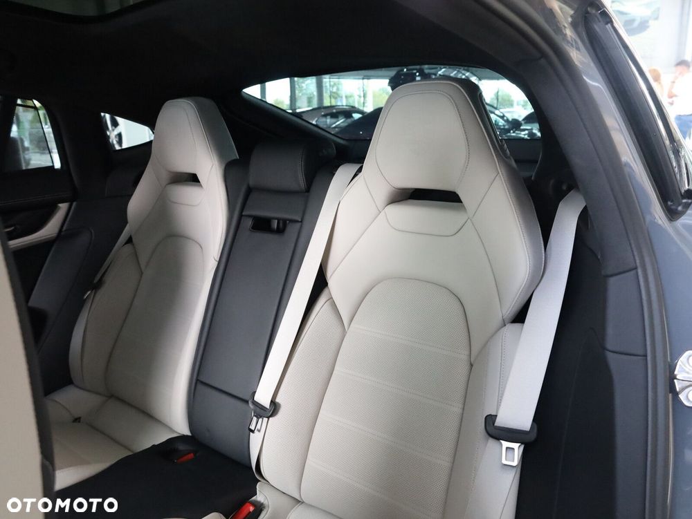 Porsche Panamera - 21