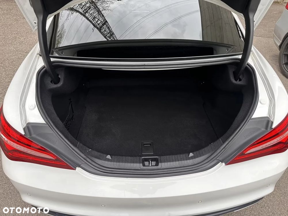 Mercedes-Benz CLA - 10