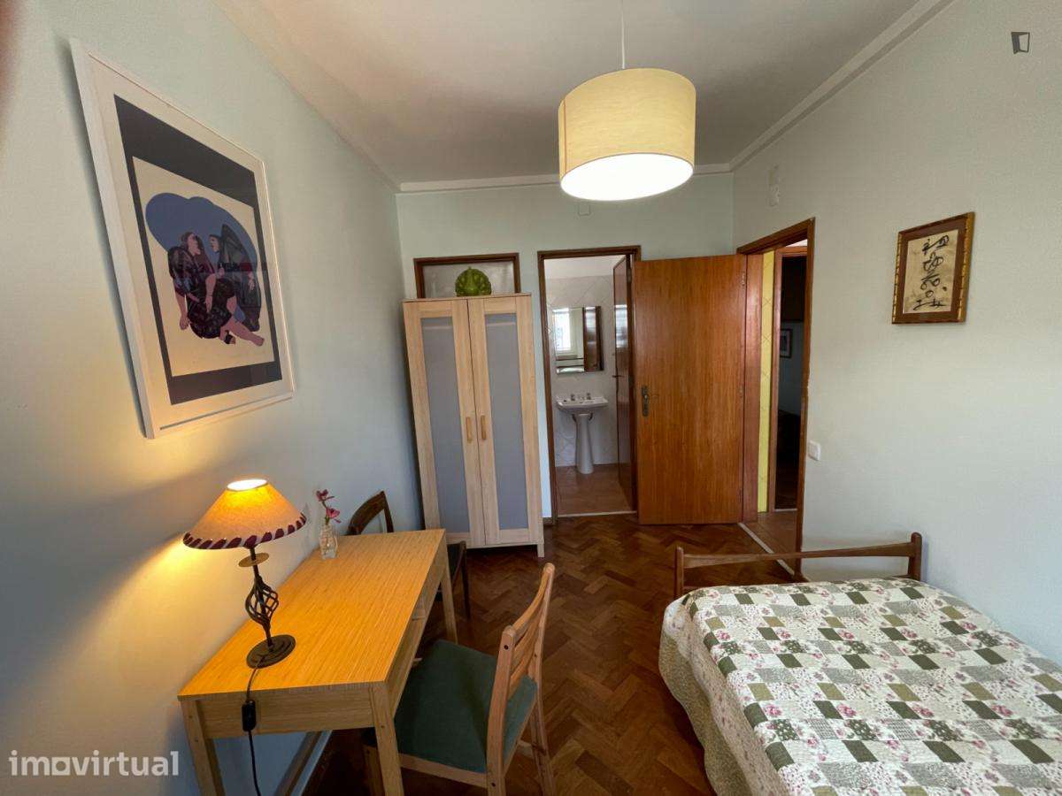 Quarto - localizado em Estoril Lisbon - Grande imagem: 5/11