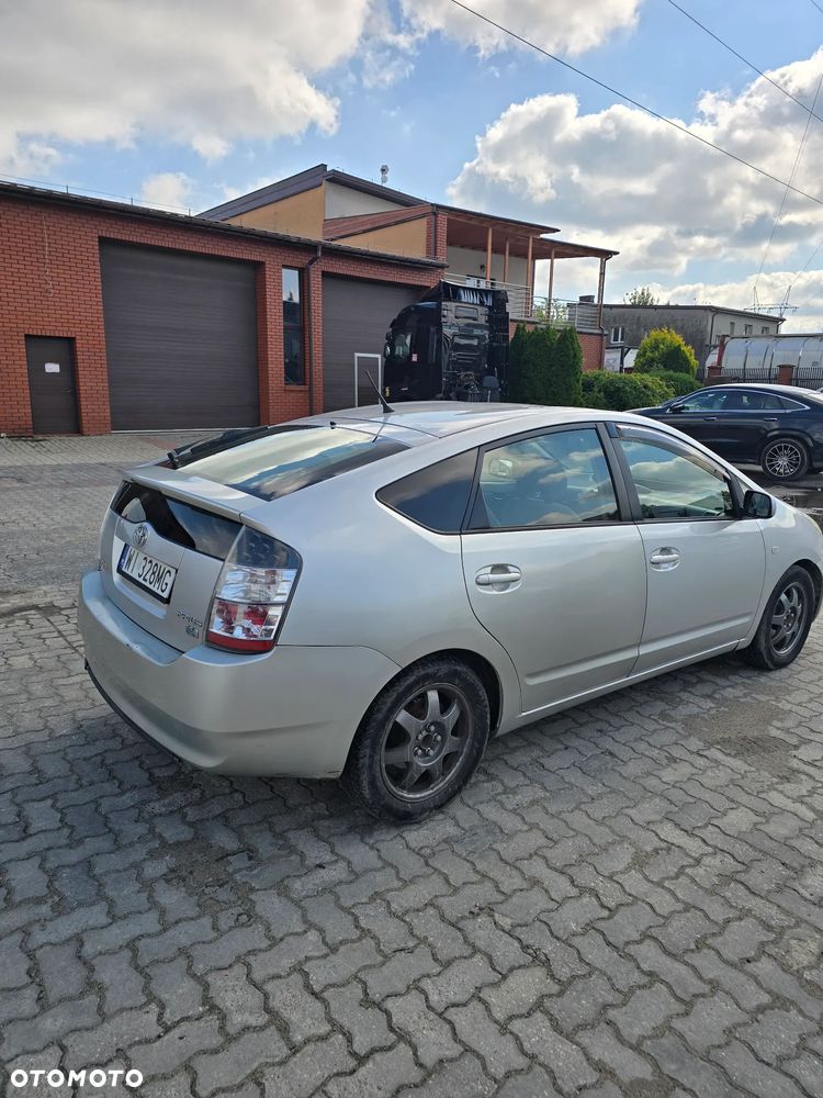 Toyota Prius 1.5 VVT-i Sol - 3