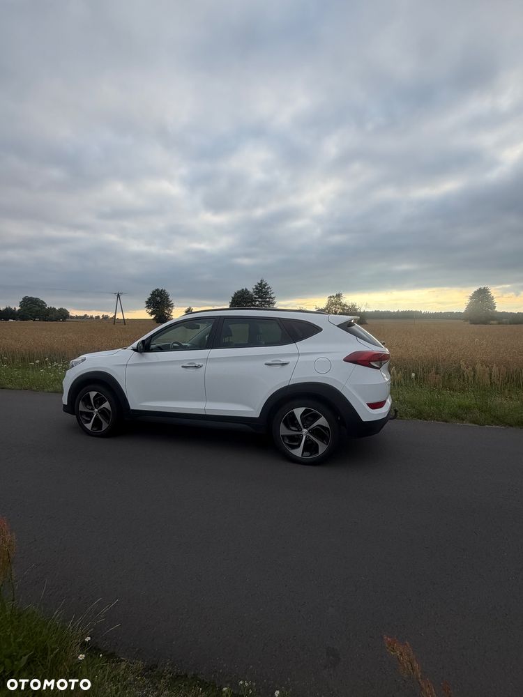 Hyundai Tucson 1.7 CRDI BlueDrive Style 2WD - 4