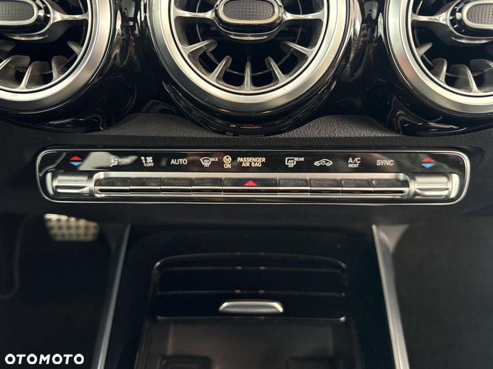 Mercedes-Benz GLB - 21