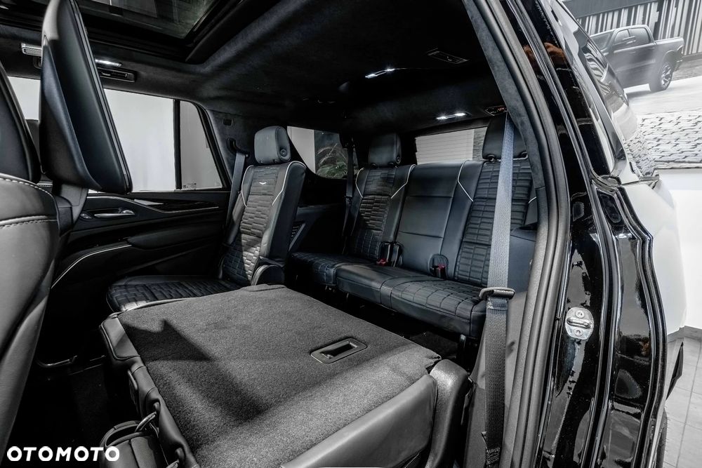 Cadillac Escalade - 23