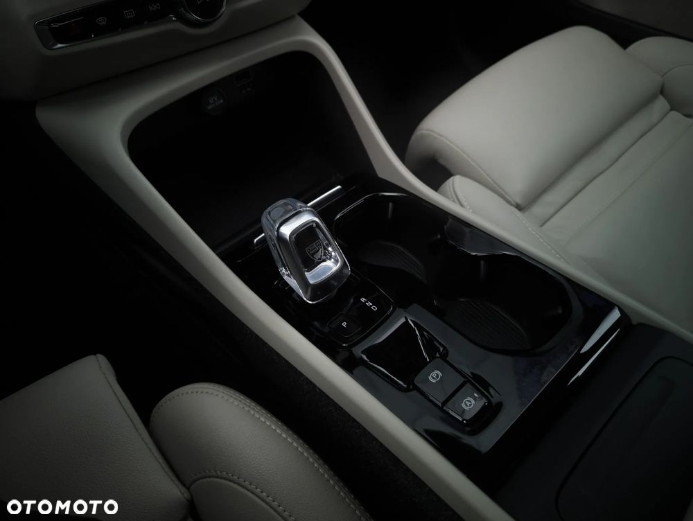 Volvo XC 40 T3 Inscription - 32