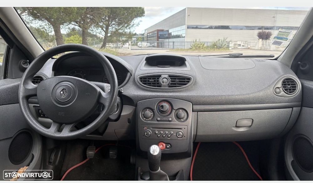 Renault Clio 1.2 16V Confort - 5