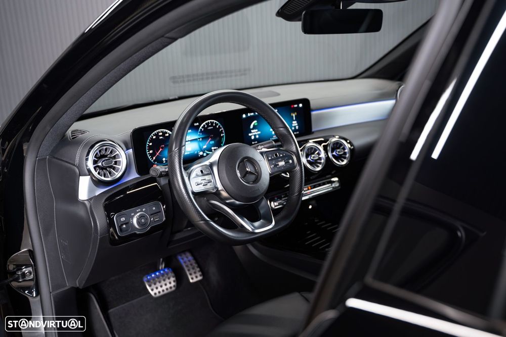 Mercedes-Benz A 250 e AMG Line - 21