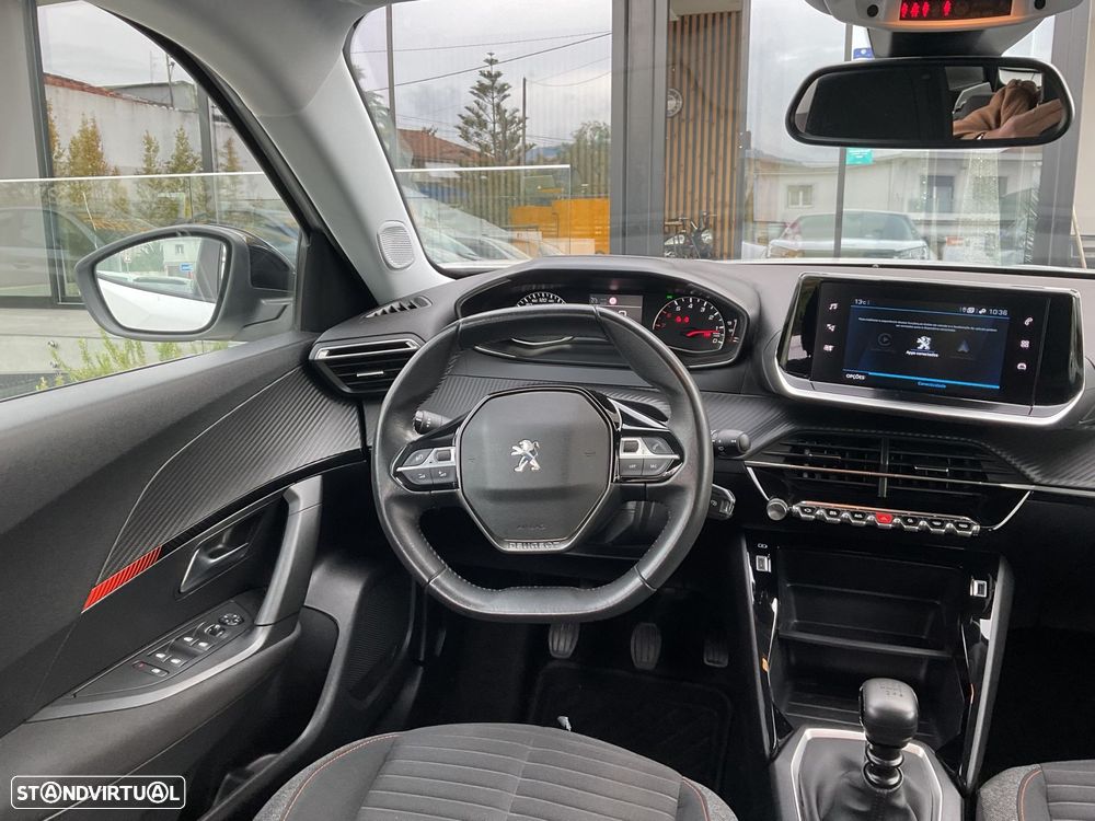 Peugeot 2008 1.2 PureTech Active Pack - 32