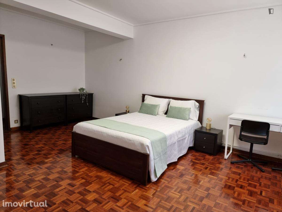 Apartamento com 4 quartos - localizado em Montes Claros Coimbra - Grande imagem: 3/23