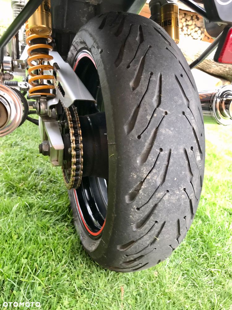 Yamaha XJR - 22